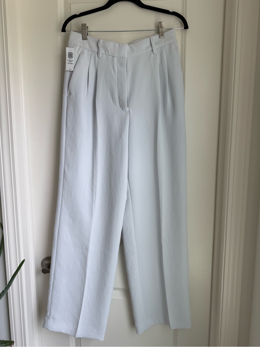 NWT Aritzia Effortless Pants Short Length